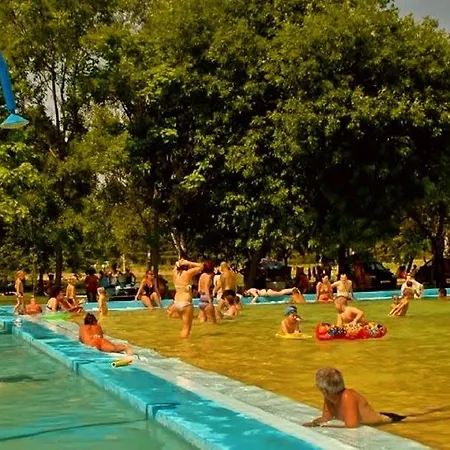 B&B Fenyo Panzio Kisvendeglo Lakitelek